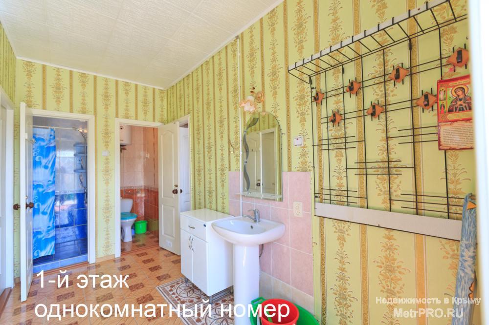 Доброго дня! Сдаются посуточно от 2-х до 6-ти местные номера в мини гостинице в п. Орджоникидзе, до моря 5 минут... - 17
