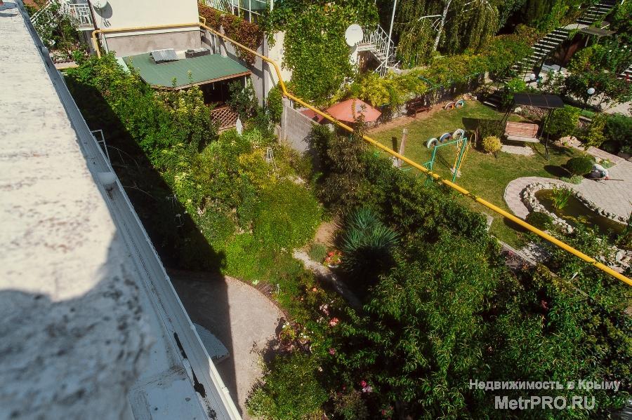 Гостиница 'Вилла Магнолия' расположена в 300 метрах от моря на западном берегу г. Севастополя. Общая площадь... - 26