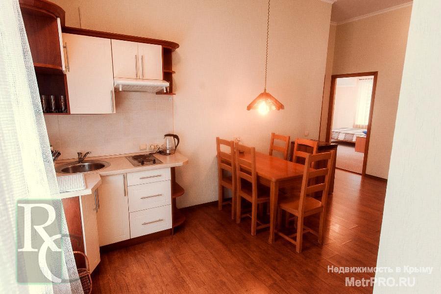 Гостиница расположена в непосредственной близости от Артиллерийской бухты (самый центр города) и известной... - 11