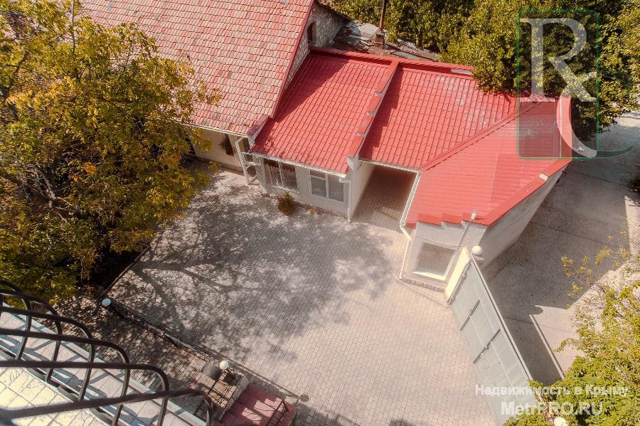 Гостиница расположена в непосредственной близости от Артиллерийской бухты (самый центр города) и известной... - 14