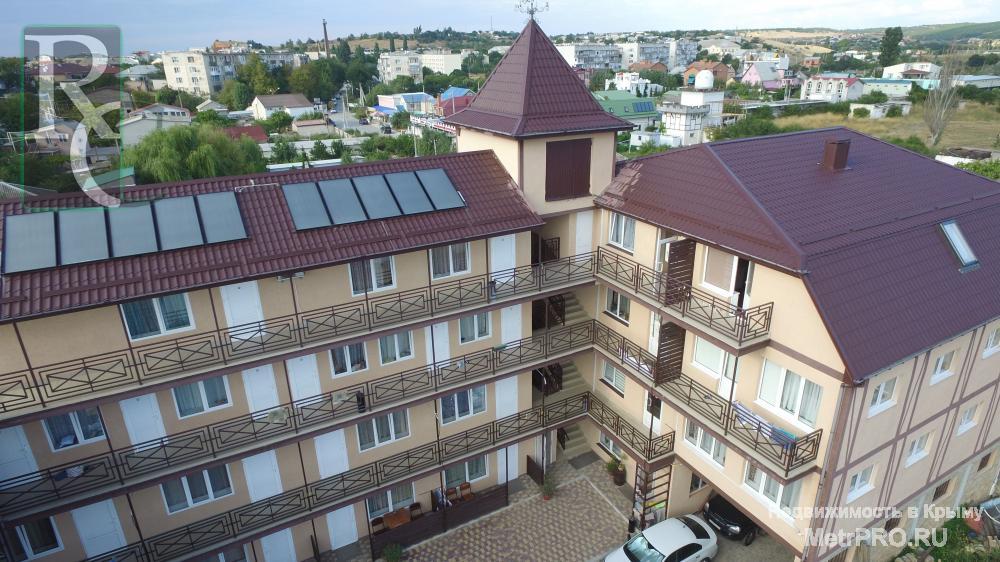 Гостиница расположена в 300 метрах от песчаного пляжа. Общая площадь гостиницы составляет 1070 кв.м. в которую входит...