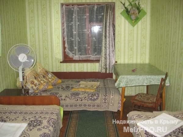 Продам два участка: один 4 сотки, имеется фундамент и строй материал; второй 20 соток  имеются строения домов, могу... - 2