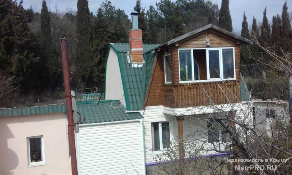 Продается дом в живописном месте города Алупка. Дом площадью 96 м2, располагающегося на участке в 1000 м2, к участку... - 18