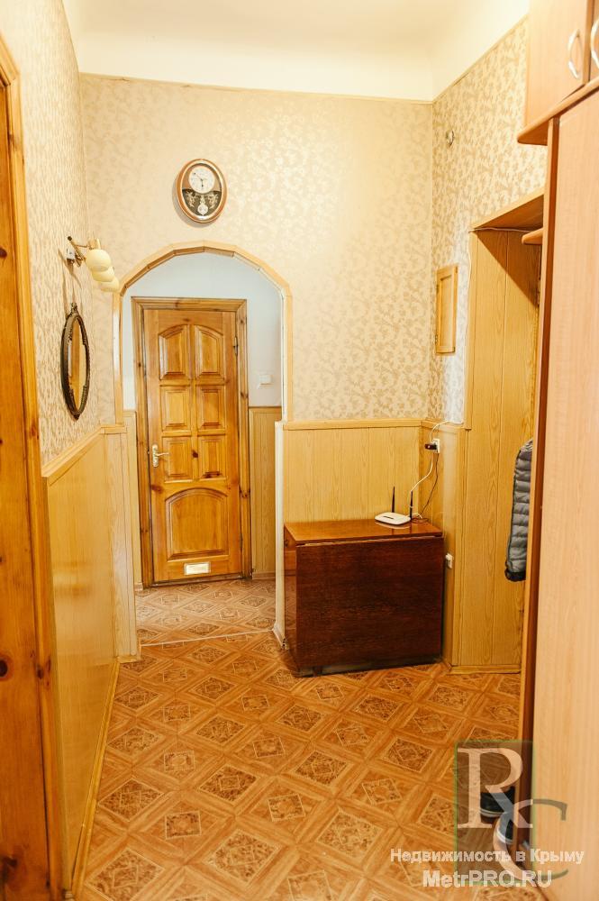 В продаже квартира в историческом центре Севастополя - улица Нахимова.   Один из первых домов от главной городской...