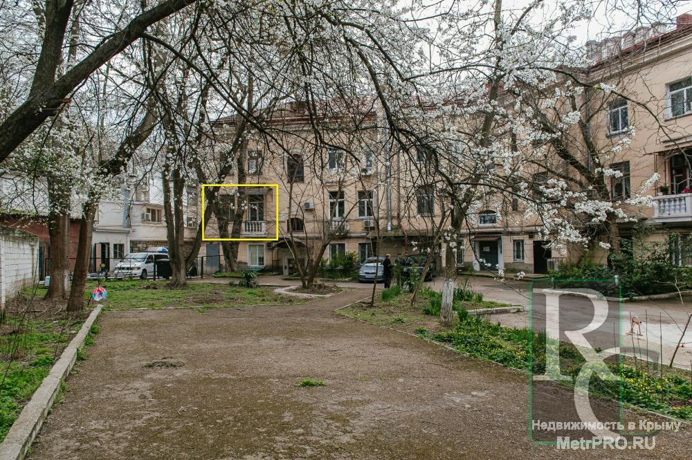 В продаже квартира в историческом центре Севастополя - улица Нахимова.   Один из первых домов от главной городской... - 1