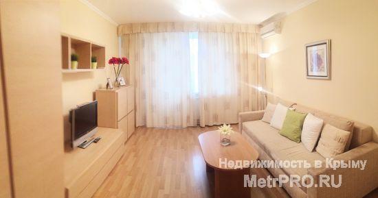 Сдается посуточно 2х  комнатная современная  квартира у самого берега моря в Стрелецкой бухте, рядом с пляжем...