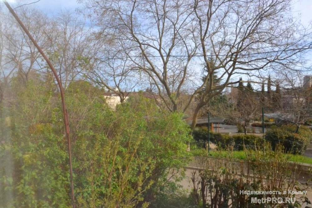 Продам однокомнатную квартиру в Алуште по ул. Судакской.  Квартира под косметический ремонт, общая площадь которой... - 3