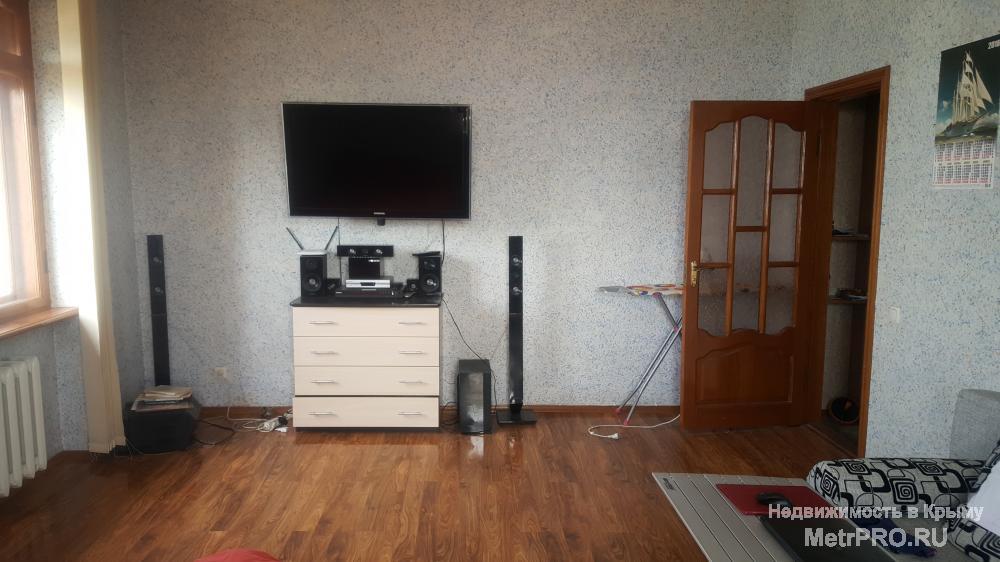 Продам видовую квартиру в центре! Однокомнатная квартира с хорошим ремонтом новой сантехникой. При продаже остается... - 1
