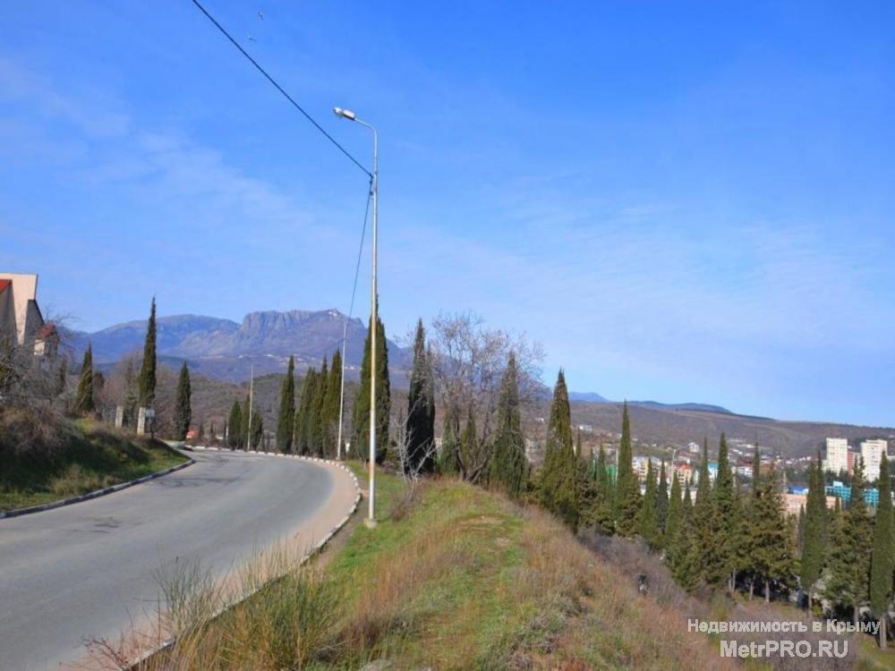 Продам срочно земельный участок 4 сотки ИЖС в г. Алушта. Участок правильной формы, половина участка под небольшим... - 4