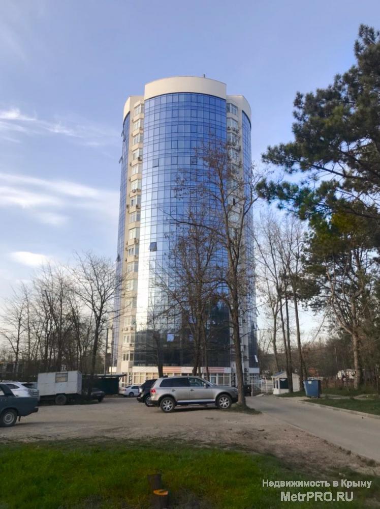 Продается просторная 3-х комнатная квартира премиум класса с мебелью.    Новый 16-этажный дом располагается в... - 1