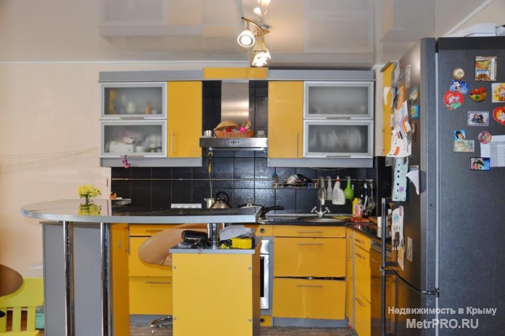 Продам квартиру 3-х комнатную в Алуште по ул. Октябрьской.  Квартира с отдельным входом, площадь которой 87,3 м2... - 4