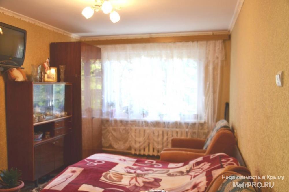 Квартира, общая площадь которой 35 кв. м., находится в районе автовокзала в пятиэтажном доме на 3-м этаже. В квартире...