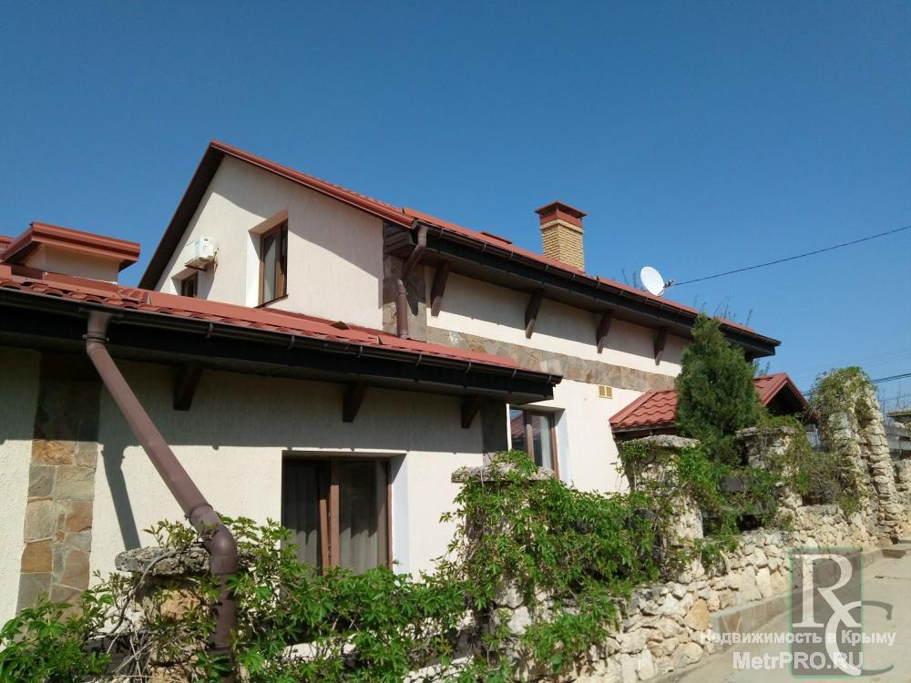 Продаю уютный, утопающий в зелени и цветах коттедж площадью 205 кв.м., расположенный в элитном закрытом поселке... - 9
