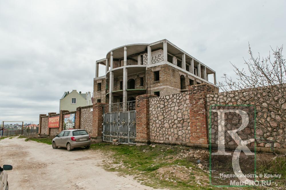 Продажа дома в севастополе в 100 метрах от моря в бухте Казачьей на 20 сотках земли ИЖС, не дострой общей площадью... - 1