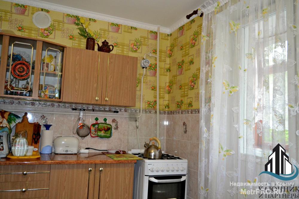 Срочно продаётся 3-х комнатная квартира на 3 этаже пятиэтажного дома в тихом районе г.Феодосия ! Общая площадь... - 8
