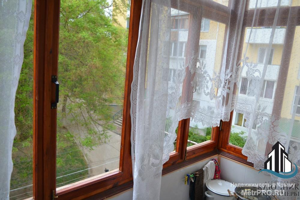 Срочно продаётся 3-х комнатная квартира на 3 этаже пятиэтажного дома в тихом районе г.Феодосия ! Общая площадь... - 10