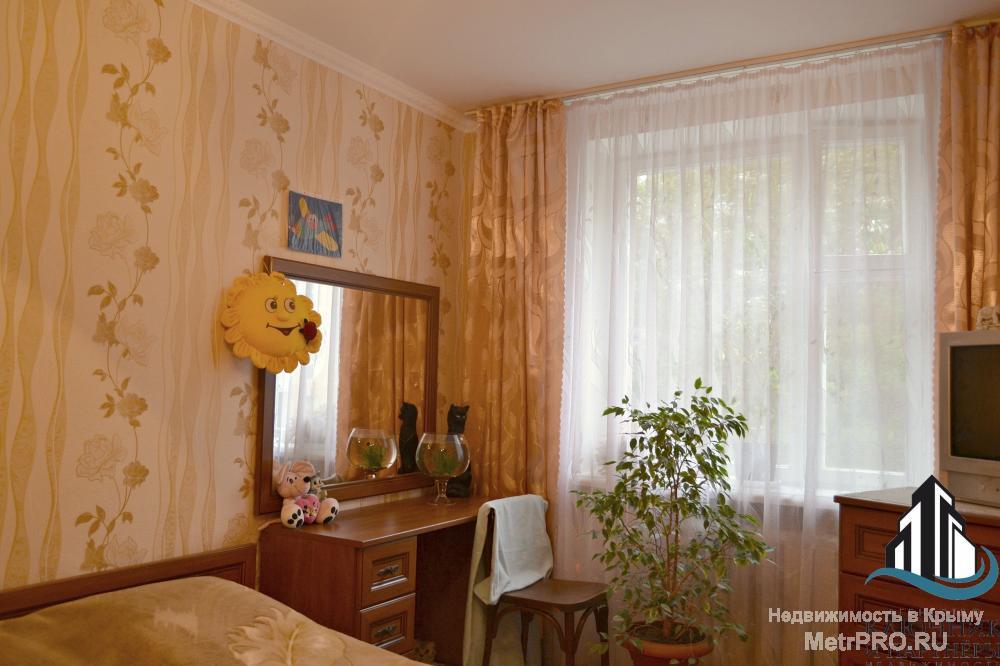 Срочно продаётся 3-х комнатная квартира на 3 этаже пятиэтажного дома в тихом районе г.Феодосия ! Общая площадь... - 16