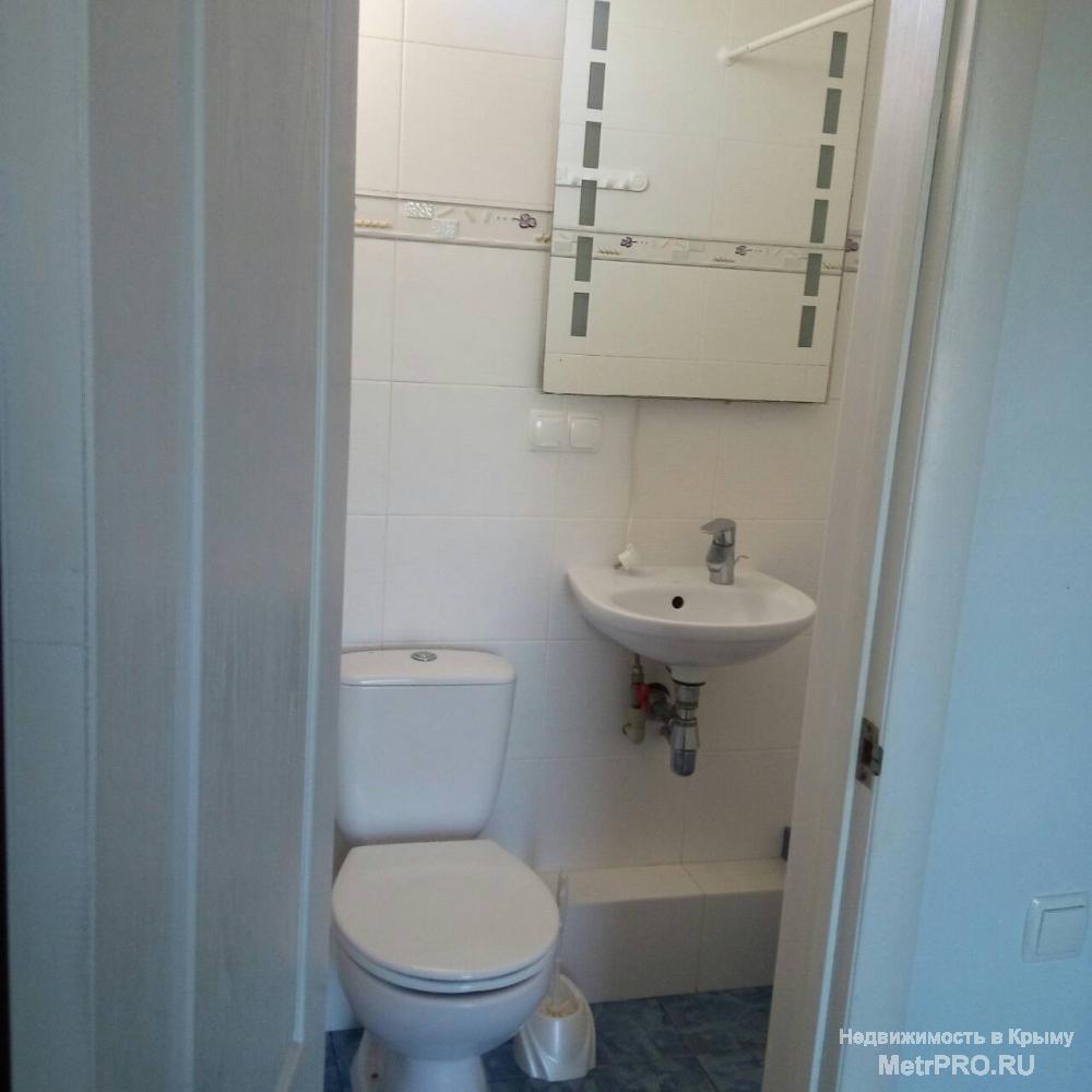 Продаётся дом в Героевском. Дом гостиничного типа, 90м2, 2 этажа, участок 9 соток, есть небольшой домик, номера... - 10
