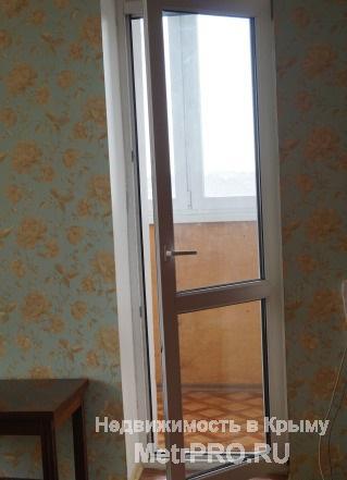 Продается однокомнатная квартира, отличный район., Общ. пл. 39м2, комната 18м2, прихожая 8м2, две лоджии 6м2 и 4 м2,... - 1