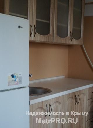 Продается однокомнатная квартира, отличный район., Общ. пл. 39м2, комната 18м2, прихожая 8м2, две лоджии 6м2 и 4 м2,... - 5