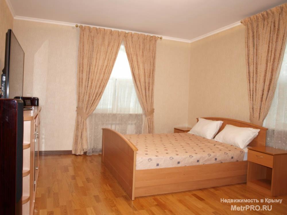 Продам квартиру в центре города Ялта на набережной, в 70 метрах от моря. В зеленом живописном районе с видом на сквер... - 9