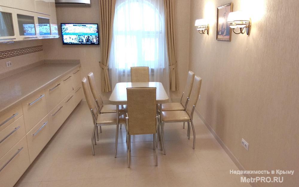 Продам квартиру в центре города Ялта на набережной, в 70 метрах от моря. В зеленом живописном районе с видом на сквер... - 19