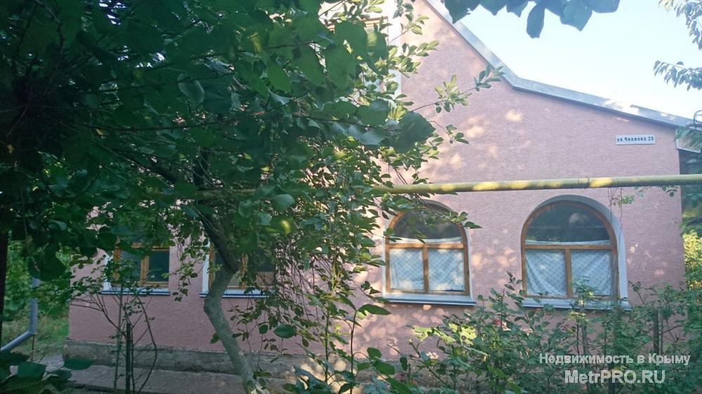Продам 2-х этажный просторный дом с мебелью в п. Фрунзе Крым, площадь дома 117 м2, 5 комнат, земля 1088 м2. Дом сдан...