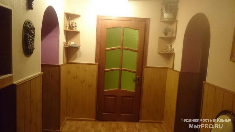 Продам 2-х этажный просторный дом с мебелью в п. Фрунзе Крым, площадь дома 117 м2, 5 комнат, земля 1088 м2. Дом сдан... - 16