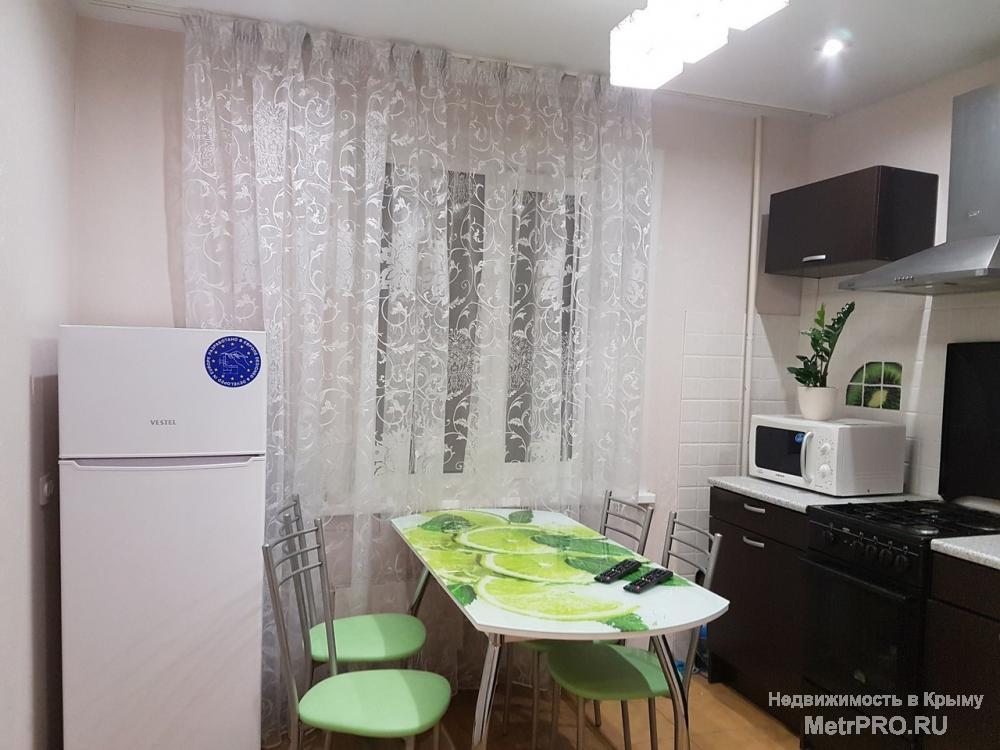 Сдается 1- комнатная квартира  г. Алушта. По улице Ленина№ 30.   В квартире в 2018 году был сделан ремонт.  Кухонный...