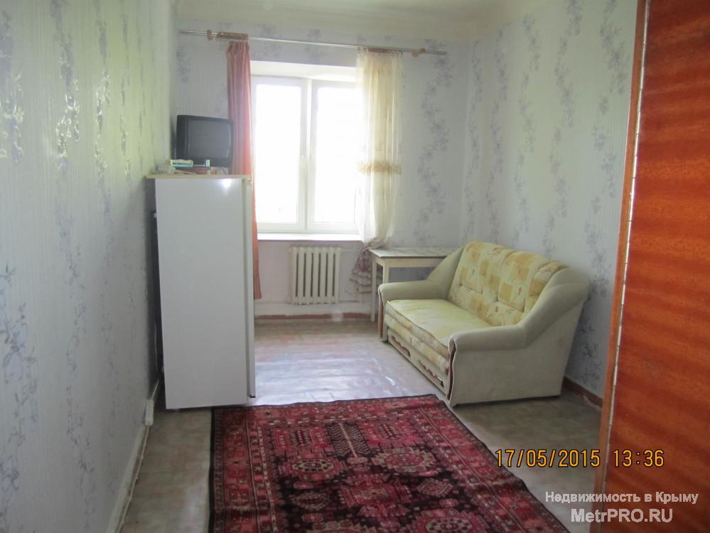 Продам комнату в 3-х комнатной квартире на ул.Охотская. Сталинка с высокими потолочками, в обычном жилом состоянии.... - 2