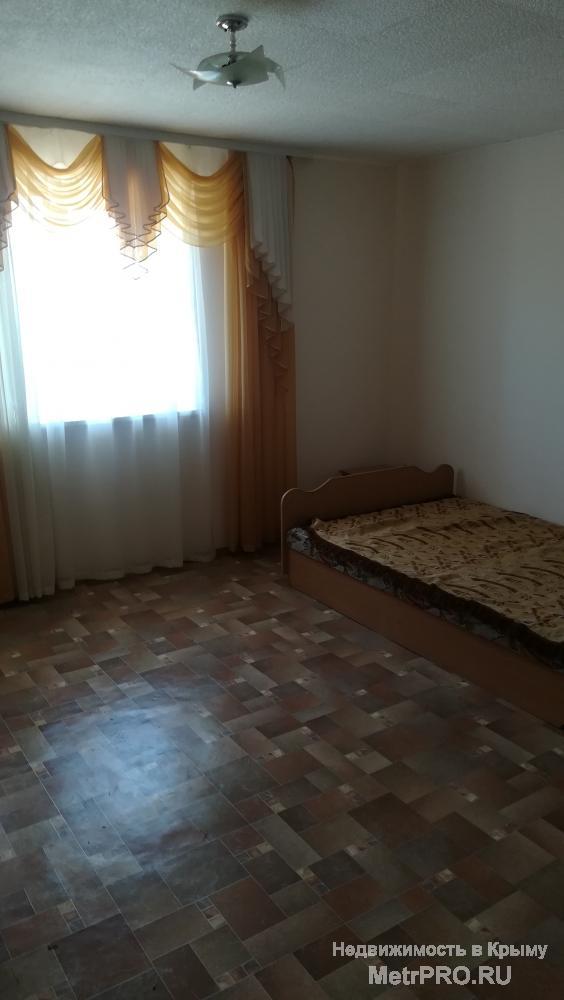 Продаю дом 400 м2 на участке площадью 10 сот. в самом центре города Судак. В доме четыре этажа ( 1 этаж цокольный... - 6