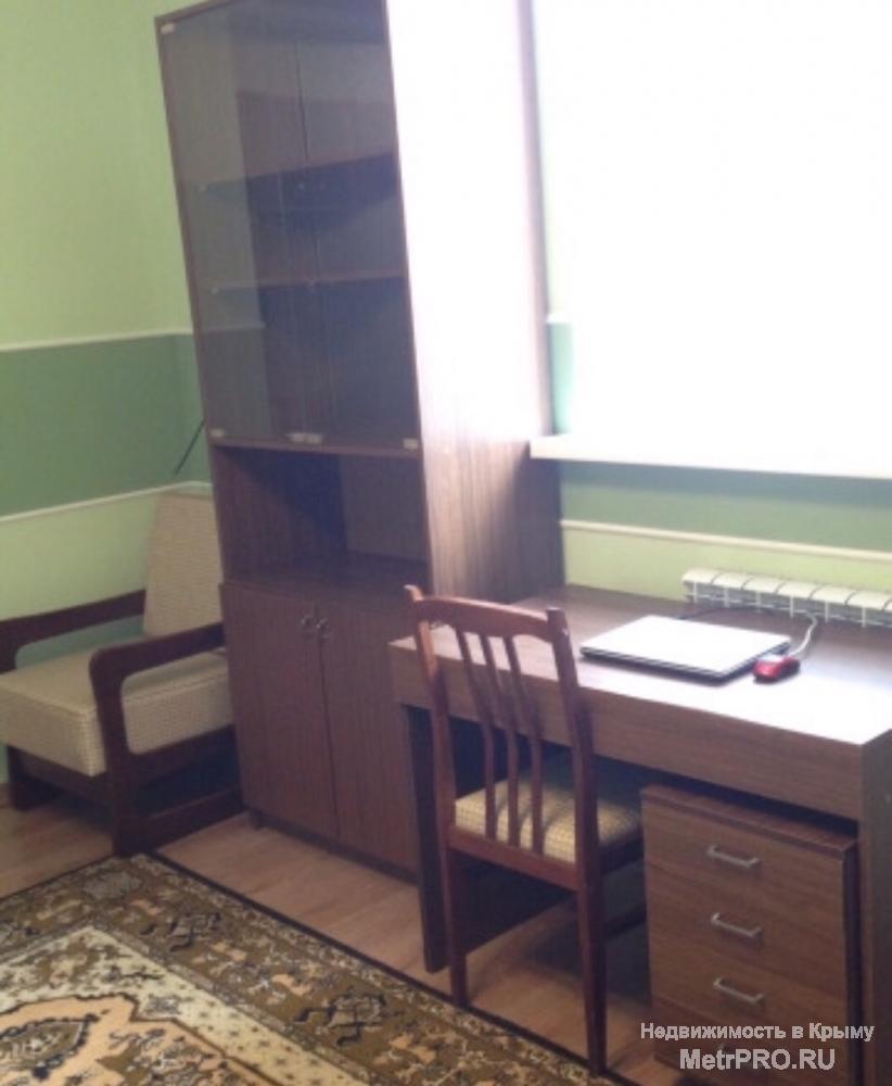 ается длительно дом, 2этажа.  Первый этаж:кухня-гостиная 30кв.м и санузел.  Второй этаж:две спальни + санузел.  Дом... - 3