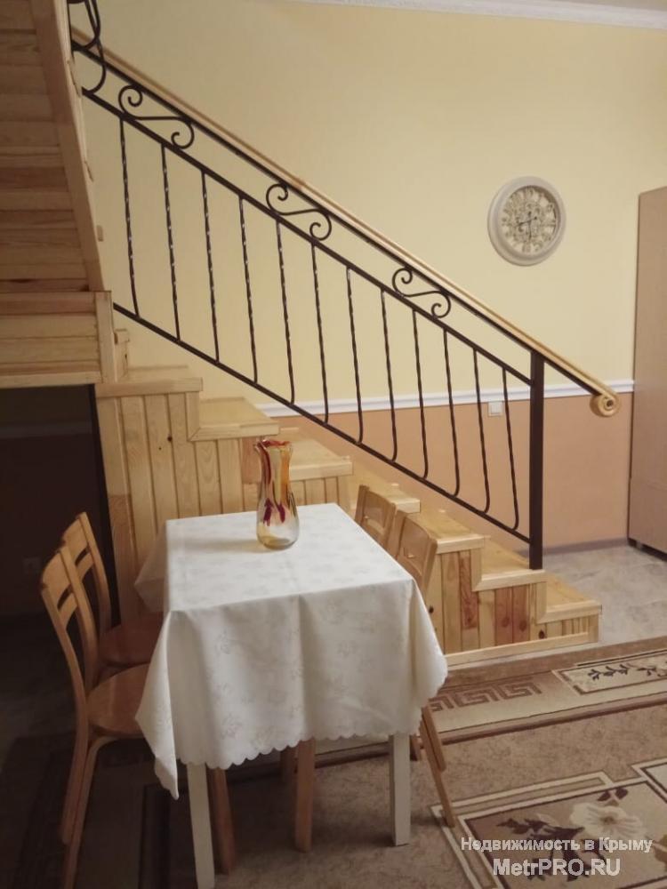 ается длительно дом, 2этажа.  Первый этаж:кухня-гостиная 30кв.м и санузел.  Второй этаж:две спальни + санузел.  Дом... - 4