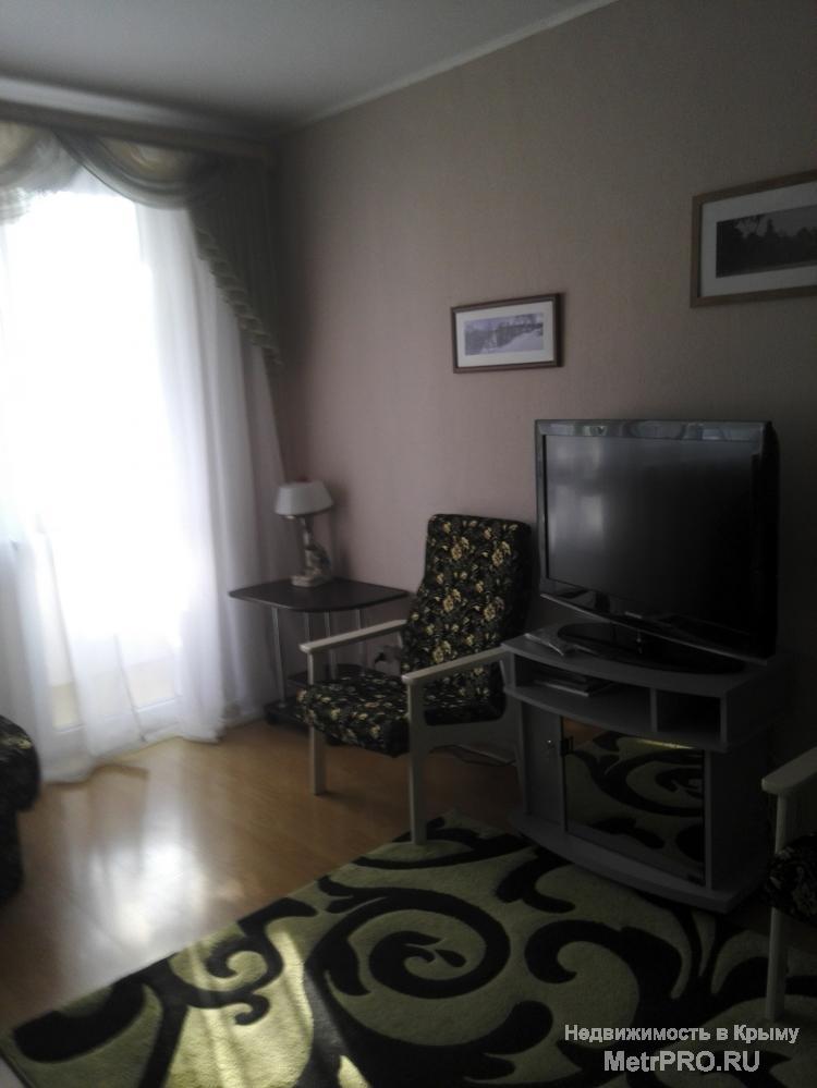 Сдам на длительный срок 1 комнатную квартиру в центре Севастополя.Квартира расположена на 3 этаже 4 этажного дома. В... - 2