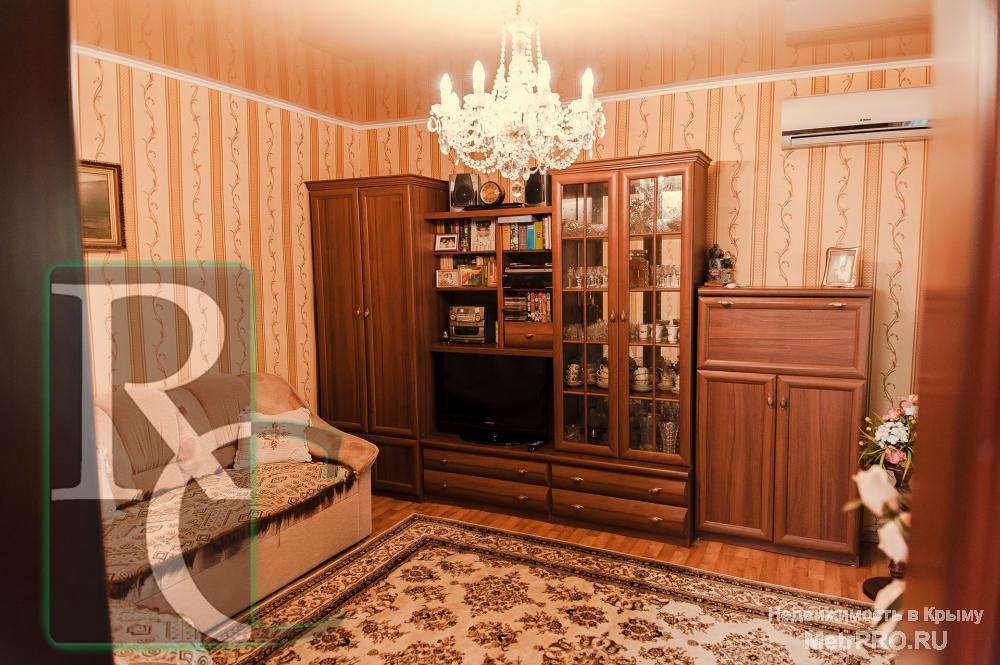 Продается два дома на одном участке по ул. Кирпичная, 300 м. от рынка «Чайка» и пл. Восставших.   Дома с входом на... - 2