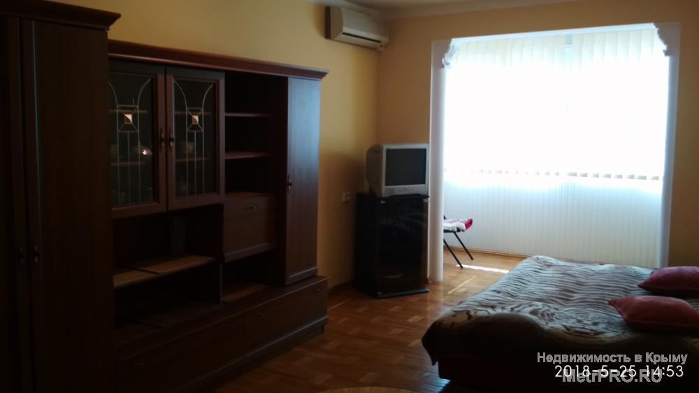 Сдам 3к.кв. в Ялте (Крым), ул. Свердлова  Квартира с евроремонтом расположена на 2 этаже 5ти этажного дома в тихом,...