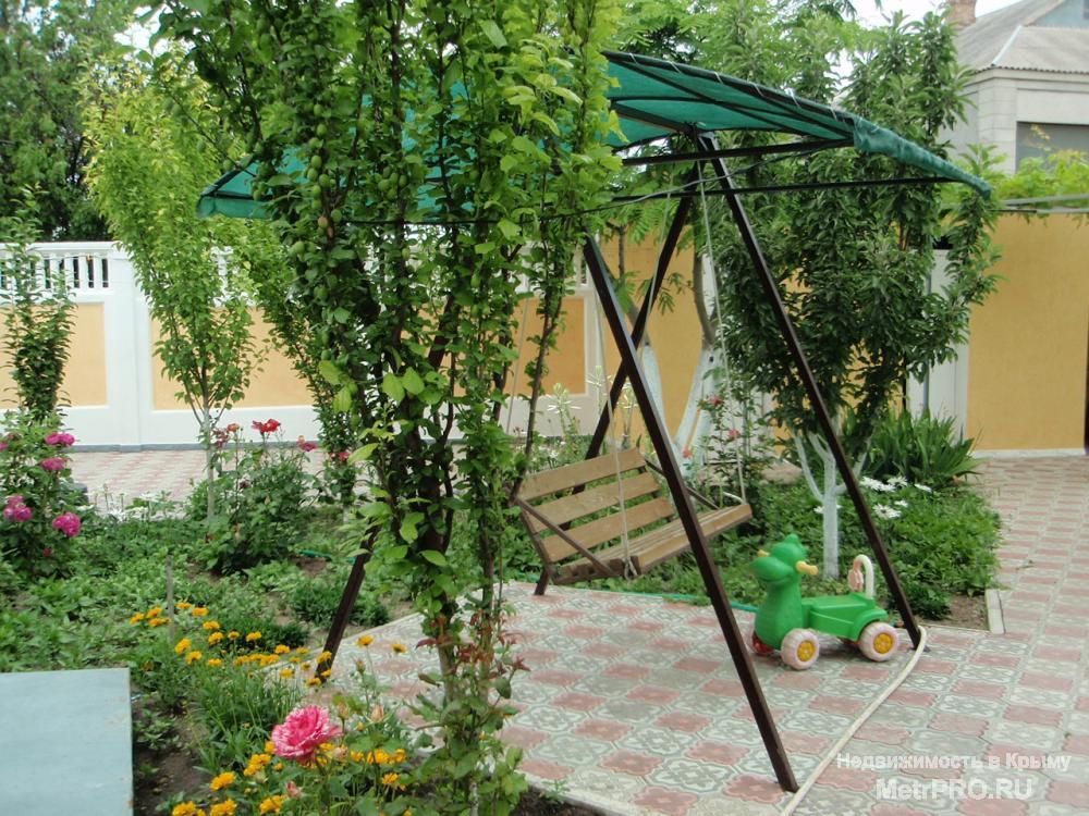 Сдаётся   ПОСУТОЧНО  от 3800р -4000р в сутки за весь объект…в Крыму в г. Черноморском Западный Крым  ХОРОШИЙ Дом два... - 22