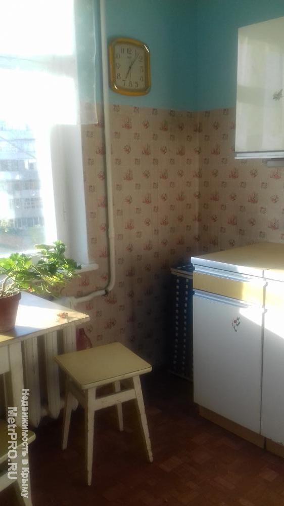 квартира под ремонт , рядом с домом школа в шаговой доступности общественный транспорт и сеть магазинов . - 1