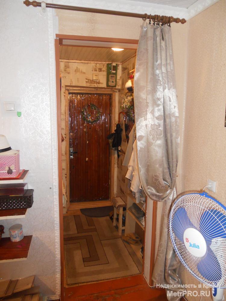 просторная 18.9 кв. м. зал, 10.2 кв. м. спальня. Кухня — 5.2 кв. м.     Квартира находится на первом этаже, в доме... - 2