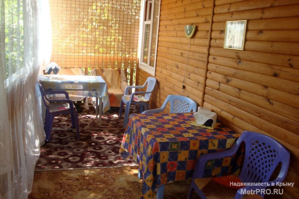 Отдых в Крыму, Новый свет    Мы предлагаем первый этаж в деревянном доме: большая терраса (веранда), три комнаты... - 8