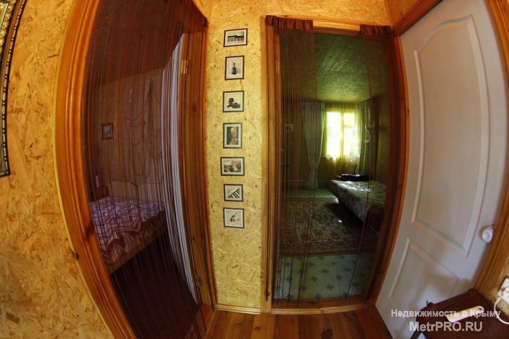 Отдых в Крыму, Новый свет    Мы предлагаем первый этаж в деревянном доме: большая терраса (веранда), три комнаты... - 10