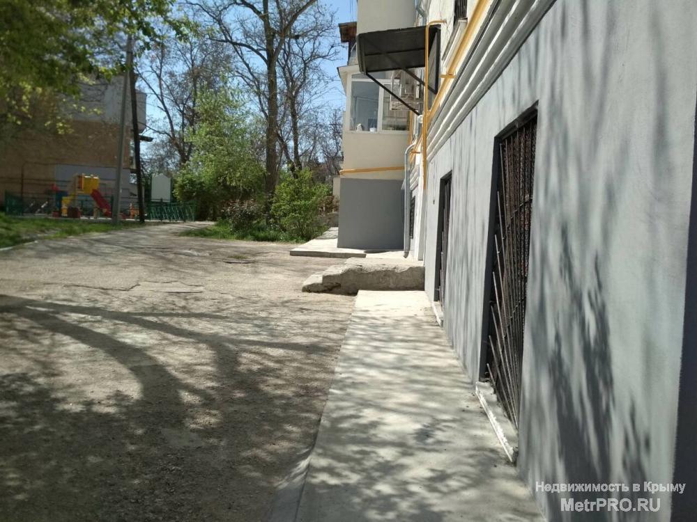 Продается не жилое помещение ул. Льва Толстого.  Цокольный этаж 3этажного жилого дома, отдельный вход.   Площадь... - 15