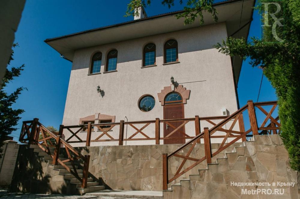 Продам дом с шикарным видом на Севастопольскую бухту!  Продаётся дом на Северной стороне Севастополя ул Челюскинцев....