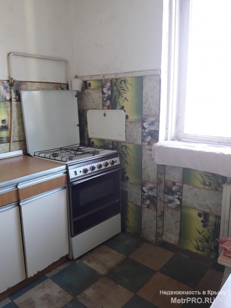 Продам 2-х комнатную в морском районе города. Состояние квартиры требует вложений, комнаты смежные, санузел совмещен,... - 1
