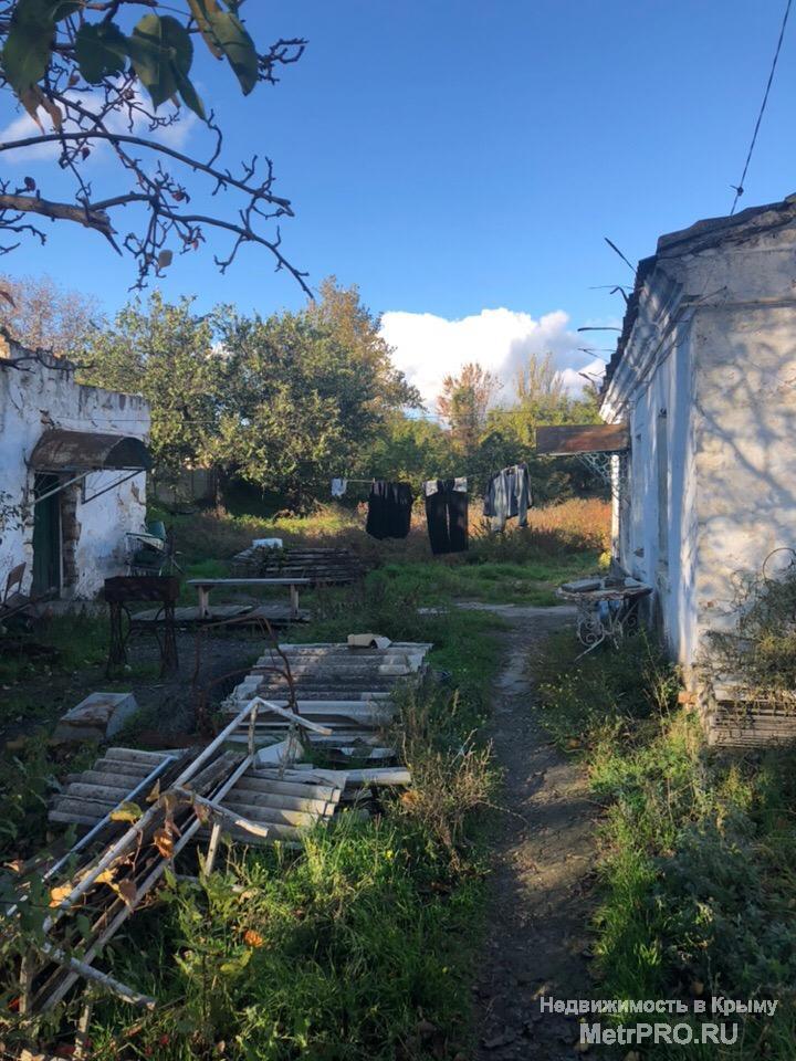 Продается земельный участок в центральном районе (улица Щорса).  Площадь 16 соток (23Х66). На участке имеются ветхие... - 6