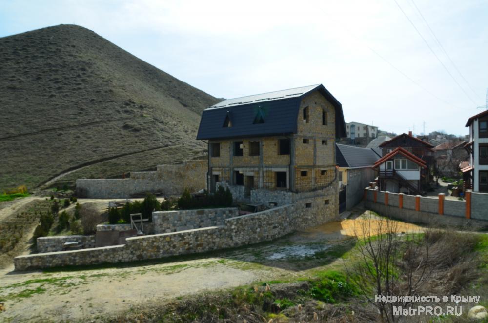 Пансионат располагается на берегу моря горного Крыма (в 150 метрах от природных пляжей), спальный район, занимает... - 30