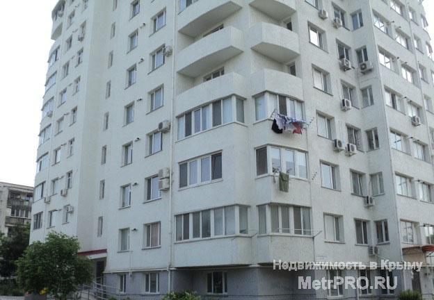 В районе т.н. ТЦ 'Московский' (ул. Николая Музыки 78 «а» к.2) продается крупногабаритная 1-но комнатная квартира 1/10... - 4