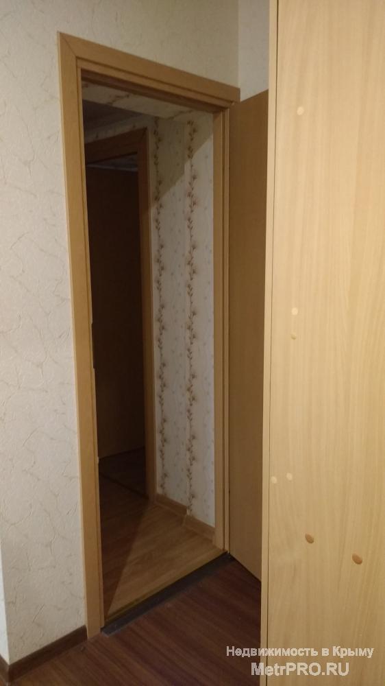 Самый центр города!!! В курортной зоне! до моря 5 минут пешком!!!!Цокольный этаж, с окнами,решётками, В самом центре... - 7