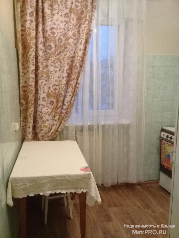 Сдам на длительный срок 2 комнатную квартиру в центре города , ул.Академика Крылова. Состояние хорошее, жилое,... - 3
