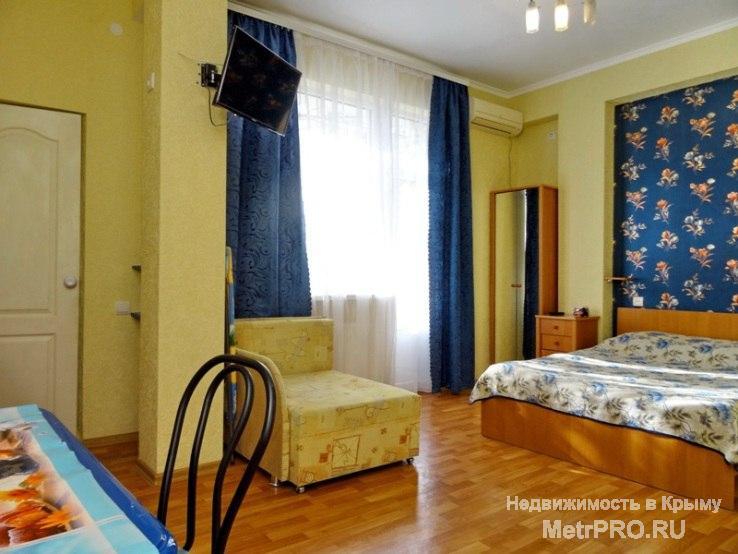 Мы собственники. Продаем в хорошие руки родное домовладение 'Хот-Алушта' До моря и центральной набережной 200метров.... - 25